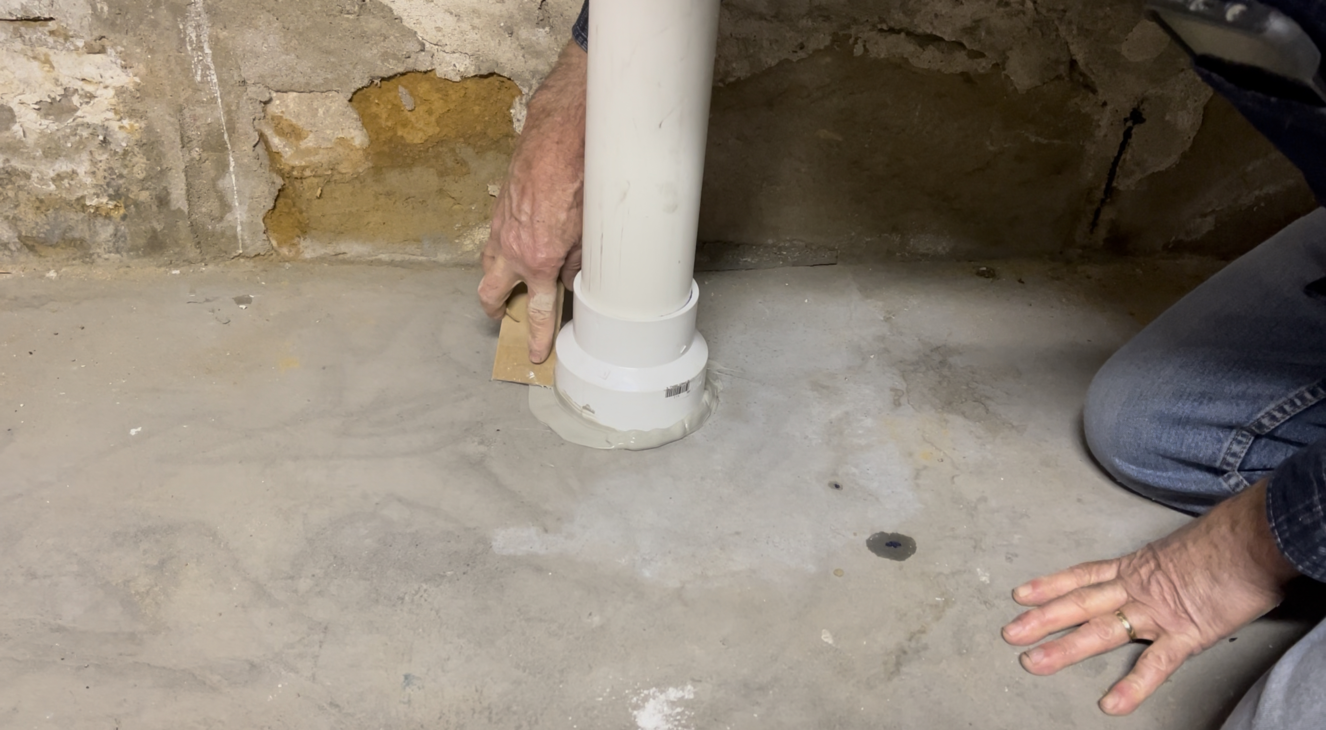 Caulking Floor Piece